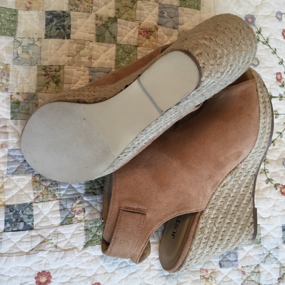 JustFab NWB Faux suede platform wedge sandals - Picture 6 of 6